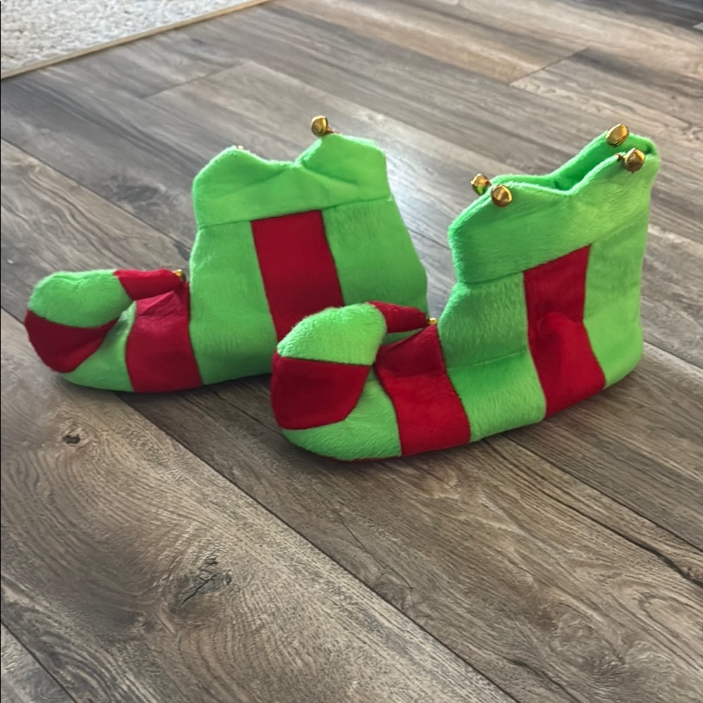 Ardene Green and Red Elf Slippers